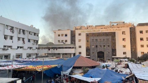 गाजा के सबसे बड़े अस्पताल पर हमले 