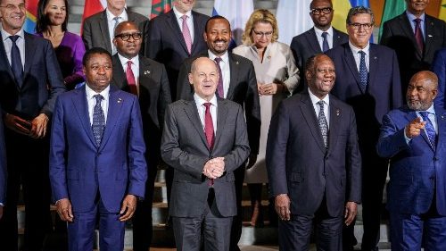 Misereor sieht Compact Africa Gipfel in Berlin kritisch