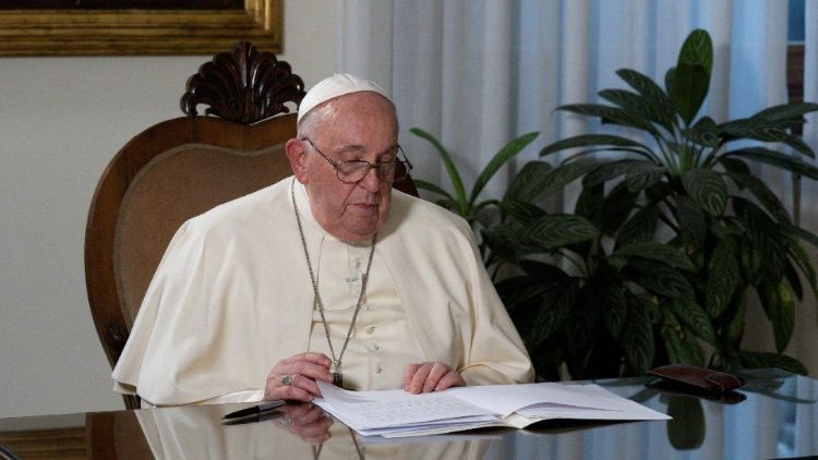 البابا يوجه رسالة فيديو إلى المشاركين في مؤتمر الأطراف COP28 في دبي لمناسبة افتتاح جناح الأديان