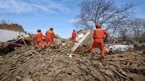 O Papa reza pelas vítimas do terremoto na China
