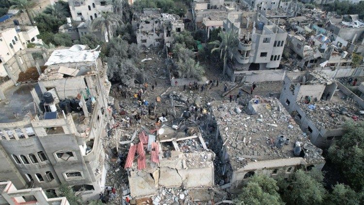 Un'immagine dall'alto della zona del campo colpita dagli attacchi dell'esercito israeliano