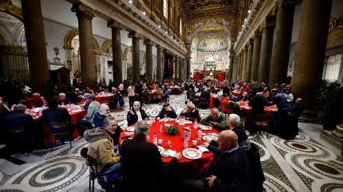 #NataleperTutti, a Roma il pranzo di Sant’Egidio per senzatetto, anziani e rifugiati