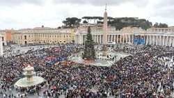 2024年1月1日、教皇フランシスコによる正午の祈りが行われたバチカンの広場
