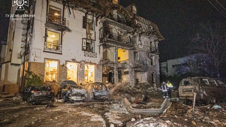 Zniszczony w wyniku rosyjskiego ostrzału hotel w Charkowie, 11 stycznia 2024 r.