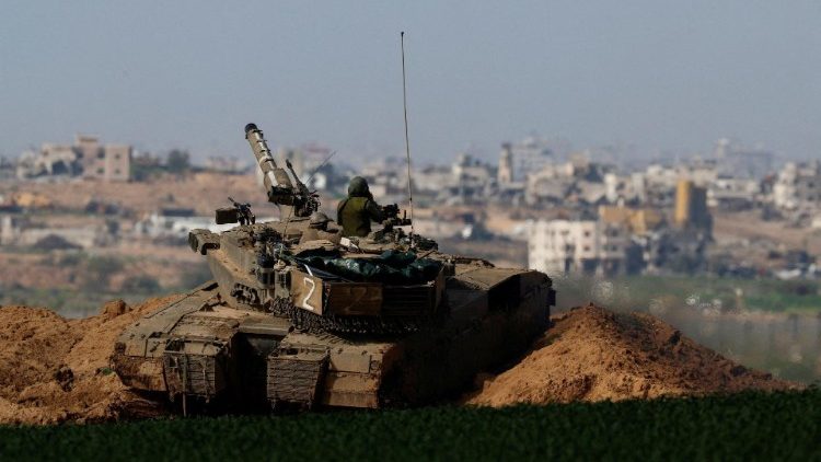 Carro armato israeliano nel nord della Striscia di Gaza
