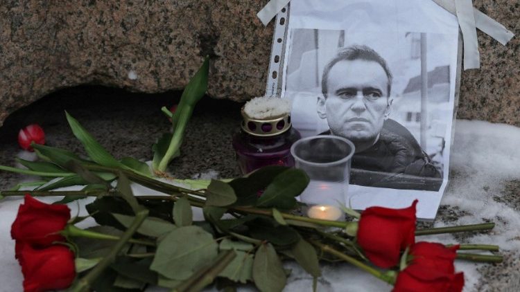 Památník obětem politických represí v Petrohradě po smrti Alexeje Navalného 