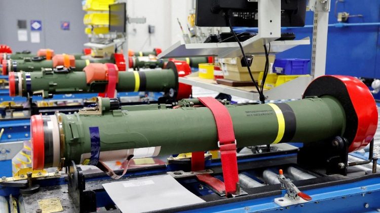 Супрацьтанкавыя ракеты на канвееры. Зброевы завод Lockheed Martin у Троі, штат Алабама, ЗША.