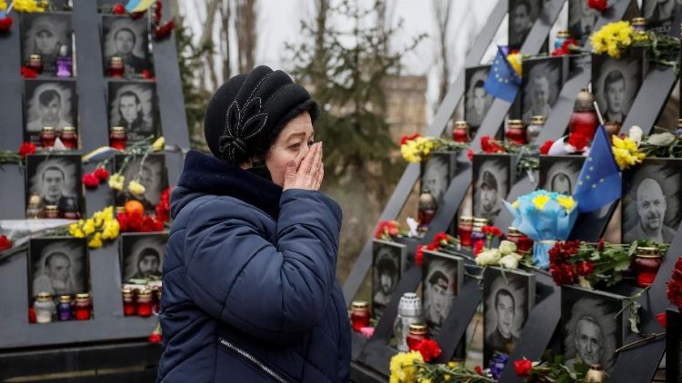 Upamiętnianie tzw. niebiańskiej sotni, ofiar krwawych prób stłumienia protestów w Kijowie w 2014 r., 20 lutego 2024 r.