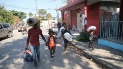 Na Haiti nadále platí výjimečný stav kvůli násilnostem