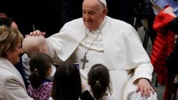 البابا يستقبل جماعة مستشفى الطفل يسوع لطب الأطفال