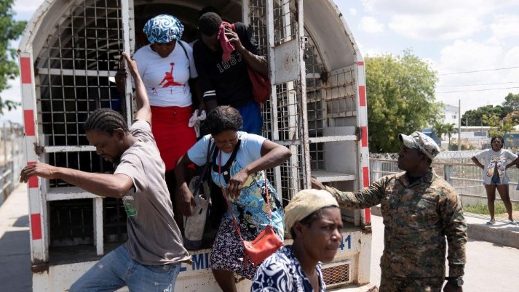 Haitians being deported from the Dominican Republic
