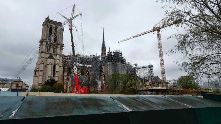 ”Et formidabelt håbstegn” - Genopbygningen af Notre Dame har samlet Frankrig 
