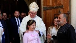 ĐHY Timothy Dolan thăm giáo xứ Công giáo nghi lễ Latinh ở Bêlem