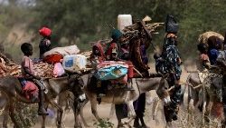 Des Soudanais cherchant refuge au Tchad.  