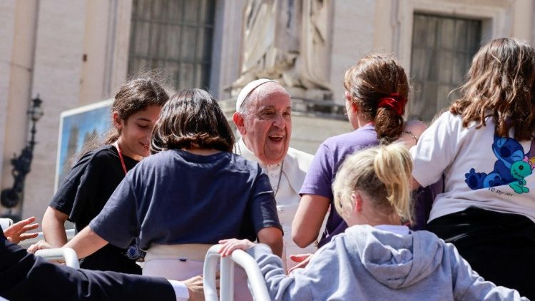 Papež Katolické akci: Vzájemné přijetí může zabránit válkám