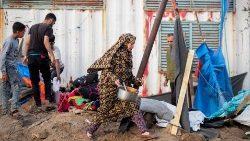 Palestinos desplazados en Rafah