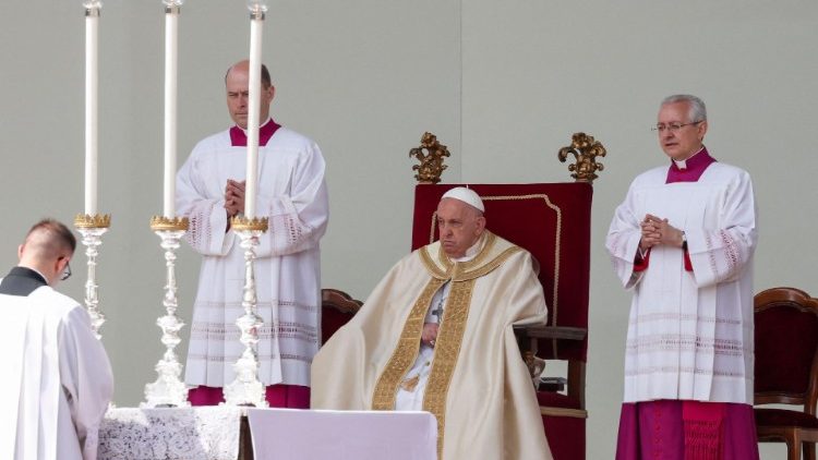 संत पापा वेनिस में पवित्र मिस्सा का अनुष्ठान करते हुए