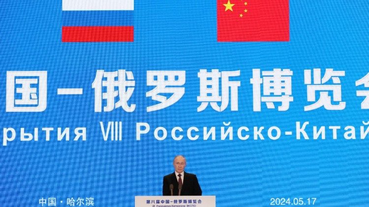 Putin in Cina per discutere di Ucraina e tregua olimpica