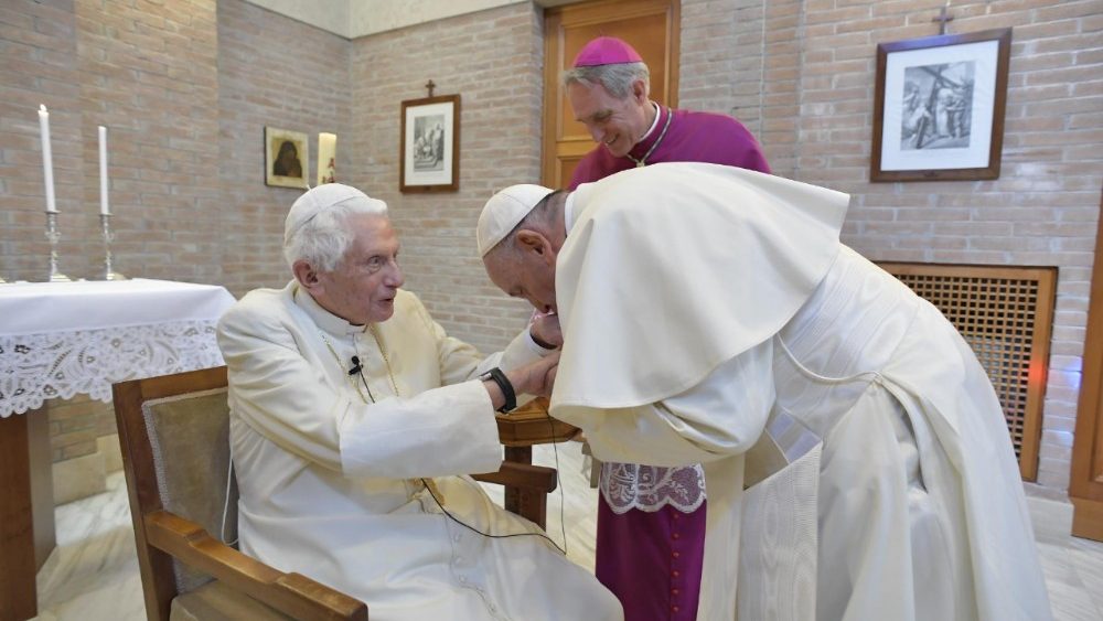 Ilustračná snímka: Návšteva pápeža Františka u Benedikta XVI. 28. júna 2018