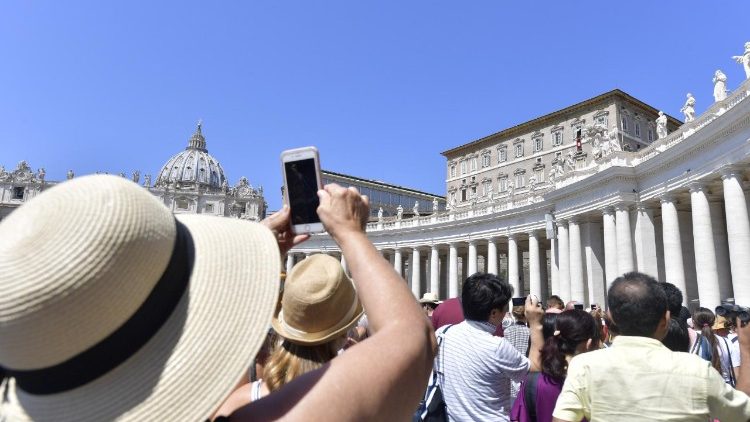 バチカンで行われた、教皇フランシスコによる日曜正午の祈り、2018年8月19日