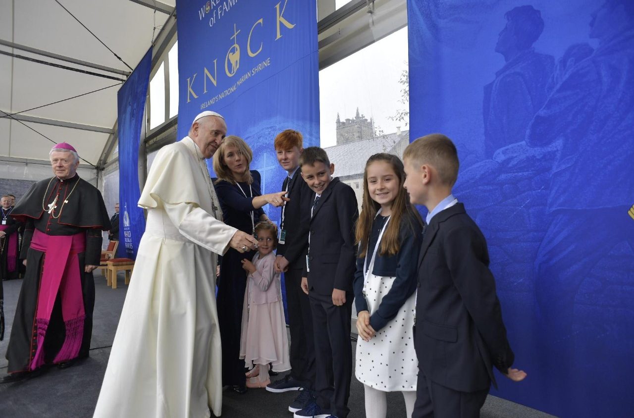 Pope Francis launches the year “The Amoris Laetitia Family”