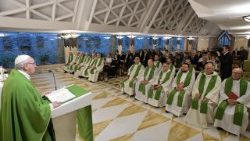 L' omelia di Papa Francesco nella Messa a Casa Santa Marta
