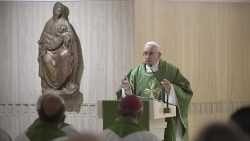 Papa Francisco misa homilía Santa Marta demonios educados 
