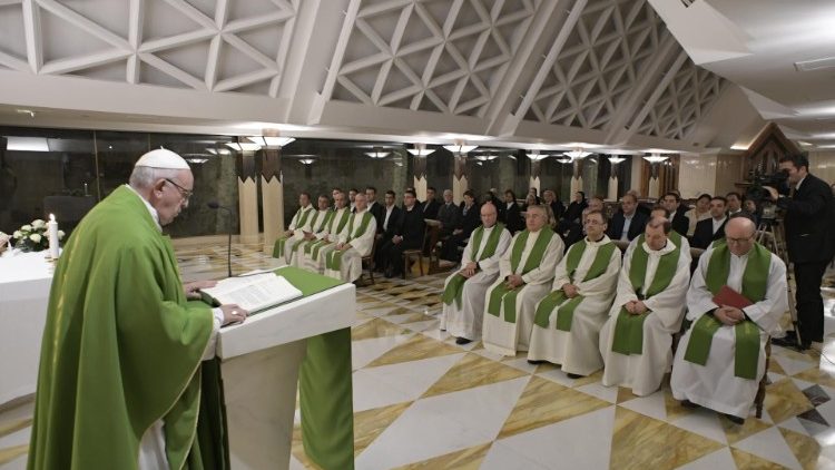 Папа падчас ранішняй св. Імшы ў капліцы сваёй рэзідэнцыі