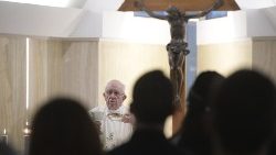 Zur Eintracht ermuntere Papst Franziskus in seiner Predigt am Montag in der Casa S. Marta