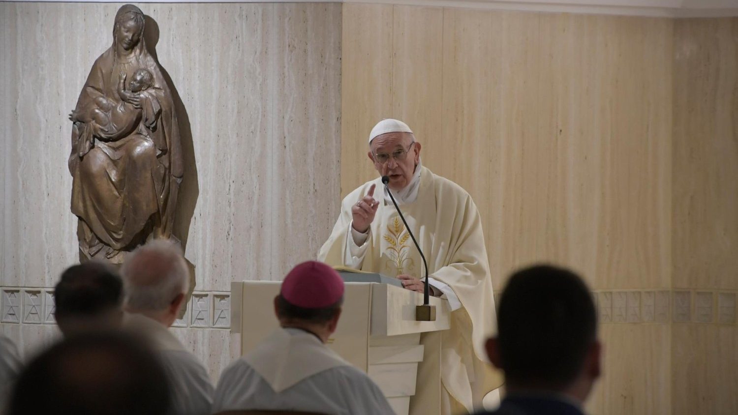 Pope Francis at Mass: 'Generosity enlarges the heart' - Vatican News
