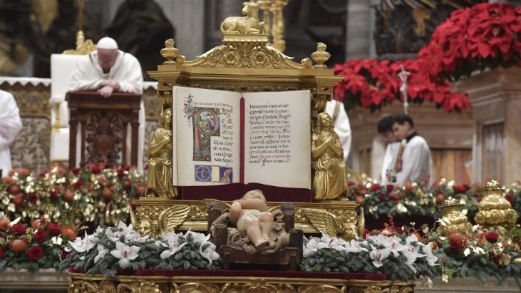 Pope Francis At Vigil Mass God Gives Life At Christmas Vatican News