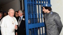 W 1983 r. zakład karny Rebibbia odwiedził Jan Paweł II