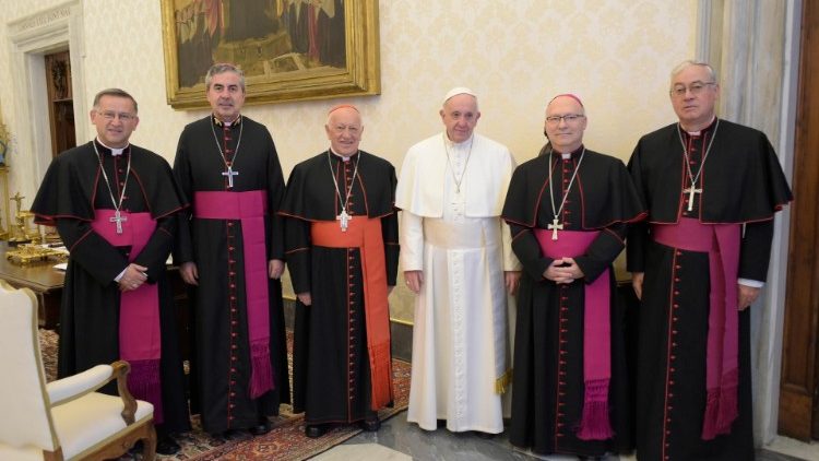 ĐTC với các Giám mục Chile