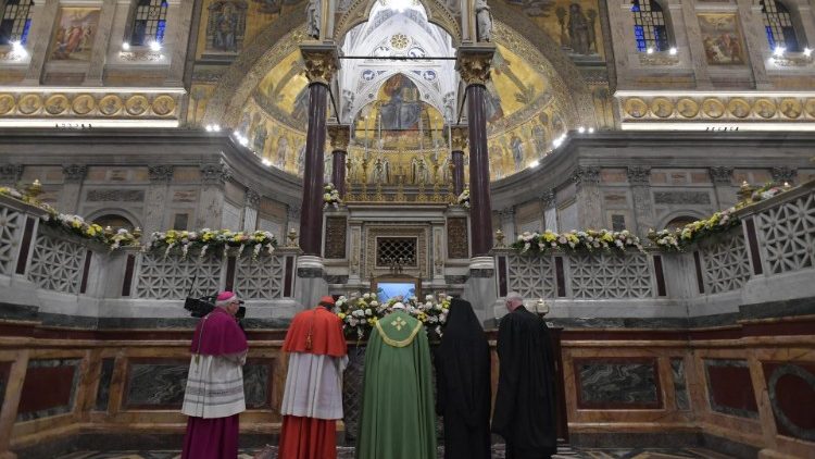 Le Pape François lors des vêpres ce vendredi avec les autres confessions chrétiennes