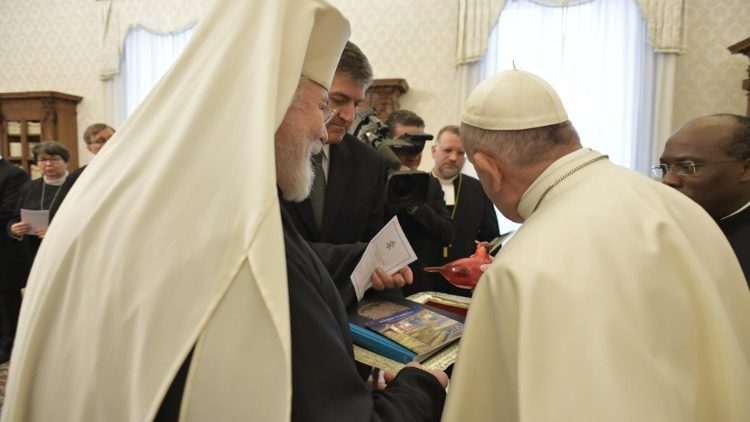 Suomalaisvaltuuskunta tapasi paavin Pyhän Henrikin juhlan yhteydessä
