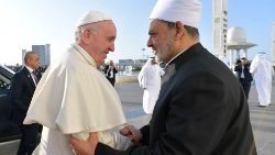 Papa Francesco e il Grande Imam di Al-Azhar Al-Tayeb ad Abu Dhabi il 4 febbraio 2019
