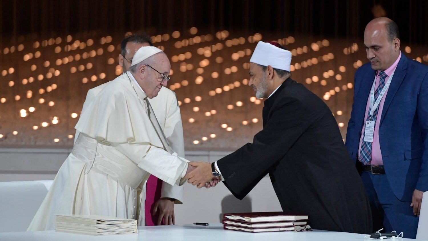 Quelque chose de l'esprit de la rencontre du pape François avec les musulmans d'Abou Dhabi, dans cette caricature ?  Cq5dam.thumbnail.cropped.1500.844