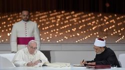 Papa Francesco e il Grande Imam di Al Azhar firmano il Documento sulla fratellanza umana