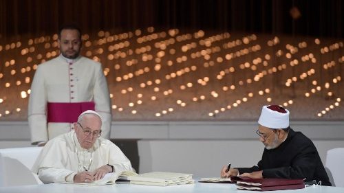 Radosť pápeža zo šírenia Dokumentu z Abú Zabí: Existuje skrytý oceán dobra