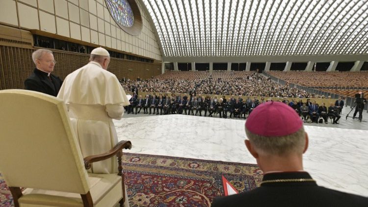 Ferenc pápa a VI. Pál-teremben fogadta az Olasz Állami Számvevőszék vezetőségét