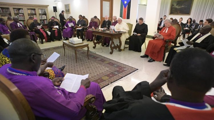 남수단 지도자 피정에서 프란치스코 교황과 영국 성공회 저스틴 웰비 캔터베리 대주교 (2019년 4월)
