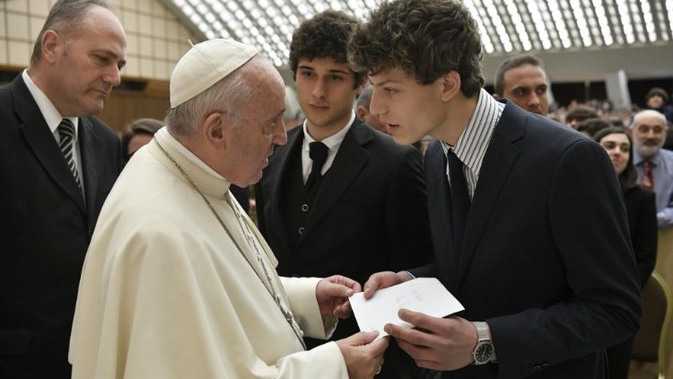 Среща на папа Франциск с ученици от римския кореж "Висконти", 13 април 2019