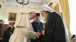Папа падчас сустрэчы з Патрыярхам Неафітам падчас свайго візіту ў Балгарыю. 2019 год