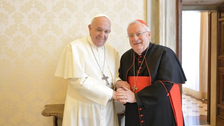Папа Франциск  з кардиналом Ґуалтьєро Бассетті