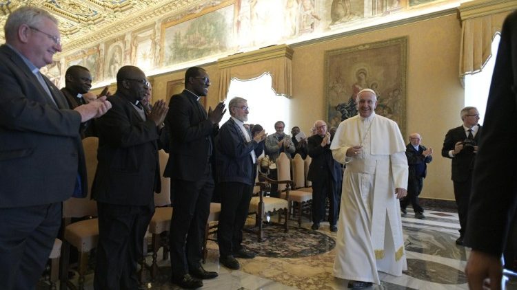 Ferenc pápa az Afrikai Missziók Társasága nagykáptalanjának résztvevőivel az Apostoli Palotában