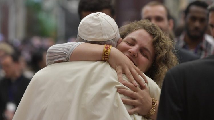 Папа Франциск на встрече с молодёжью в Ватикане