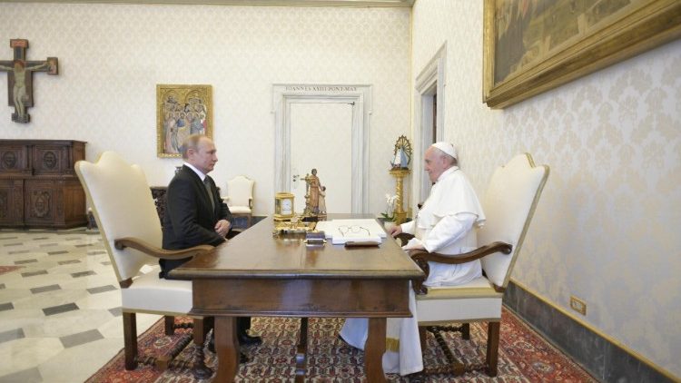 프란치스코 교황과 블라디미르 푸틴 러시아 대통령