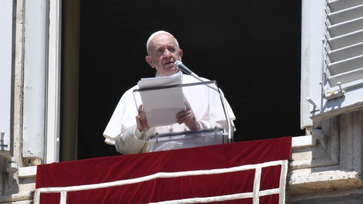 教皇フランシスコ、2019年8月15日、聖母の被昇天の祭日、バチカンでの正午の祈り
