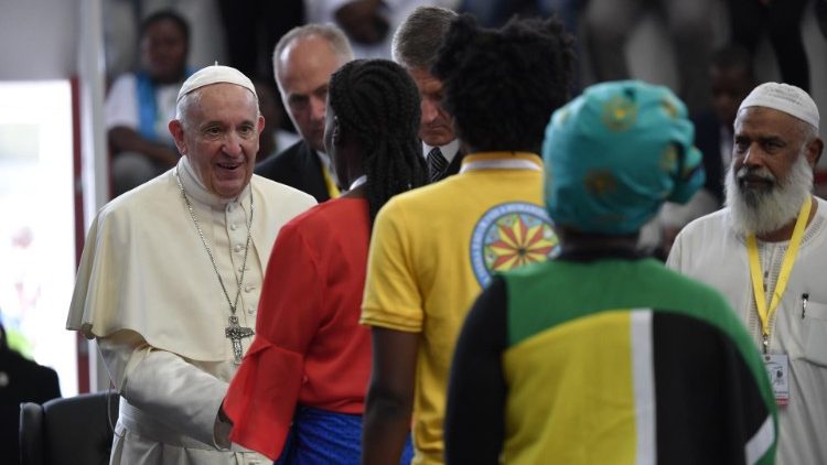 Папа Франциск на встрече с мозамбикской молодёжью