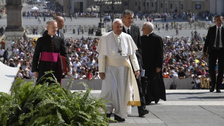 Ferenc pápa a Szent Péter-téren